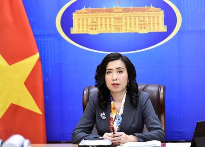 Việt Nam lên tiếng việc tàu Trung Quốc phun vòi rồng ở Trường Sa - 1