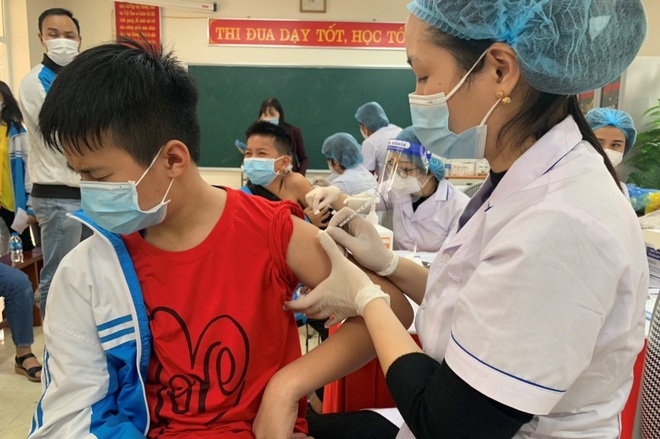 Tiêm 10.000 liều vaccine cho trẻ em từ 12 tuổi trở lên ở Ninh Bình - 3