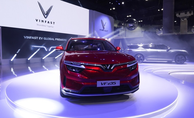 Chi tiết VinFast VF e35: Xe SUV điện hạng E vừa ra mắt trên đất Mỹ - 9