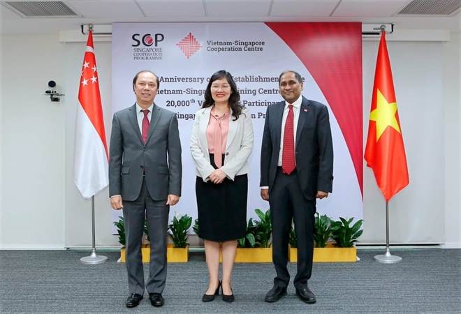 Kỷ niệm 20 năm thành lập trung tâm đào tạo Việt Nam - Singapore - 1 Kỷ niệm 20 năm thành lập trung tâm đào tạo Việt Nam - Singapore - 1