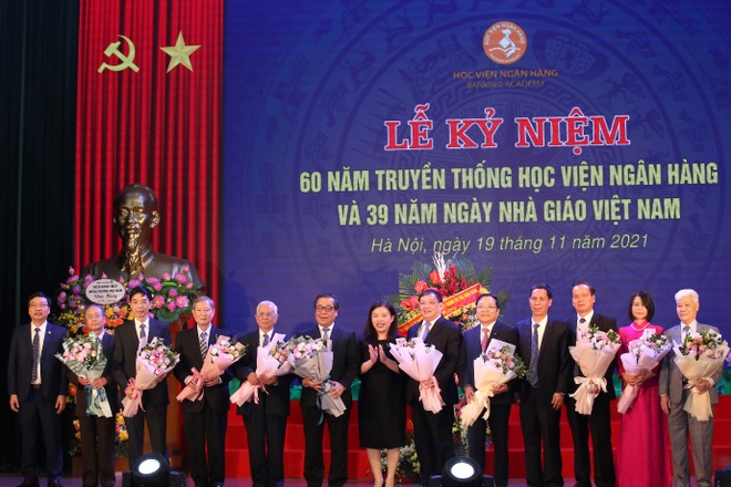 60 năm một chặng đường, Học viện Ngân hàng kế thừa truyền thống- vươn tới tương lai - 4 60 năm một chặng đường, Học viện Ngân hàng kế thừa truyền thống- vươn tới tương lai - 4