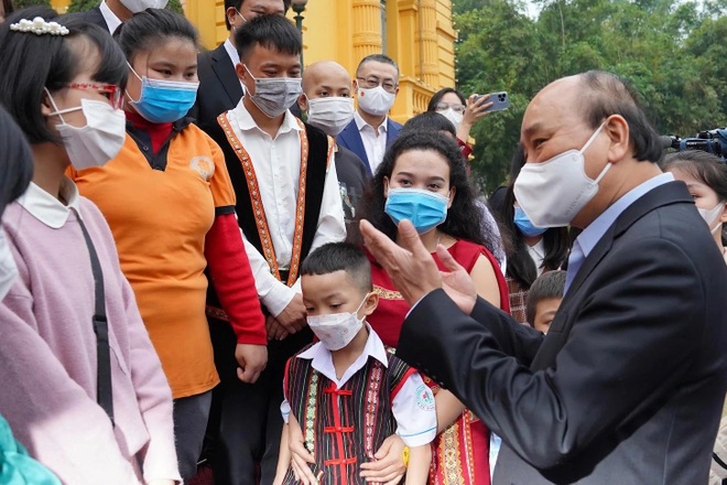 Lá thư của Chủ tịch nước là động lực với cô bé tật nguyền mơ làm bác sĩ - 1 Lá thư của Chủ tịch nước là động lực với cô bé tật nguyền mơ làm bác sĩ - 1