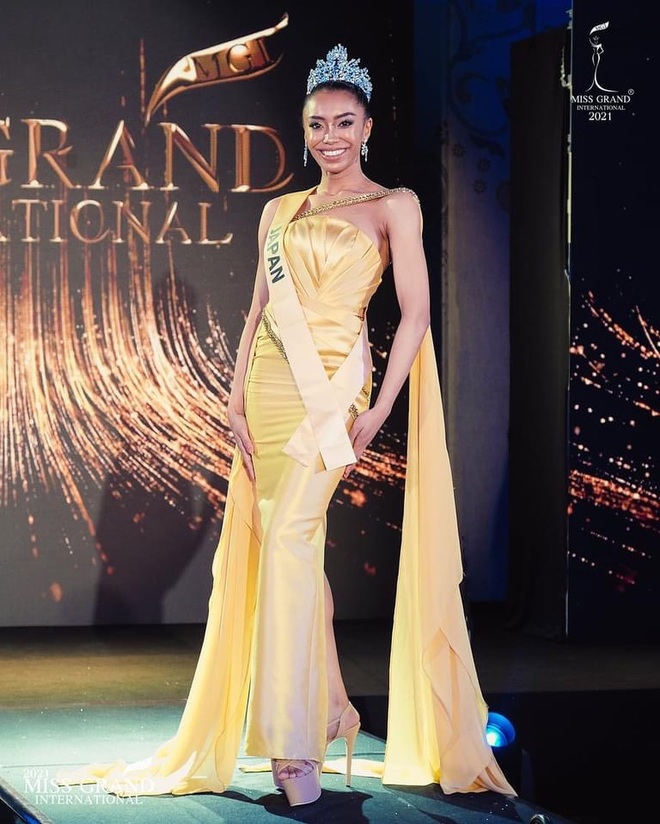 Thùy Tiên gợi cảm, đọ khả năng catwalk tại Hoa hậu Hòa bình Thế giới 2021 - 19