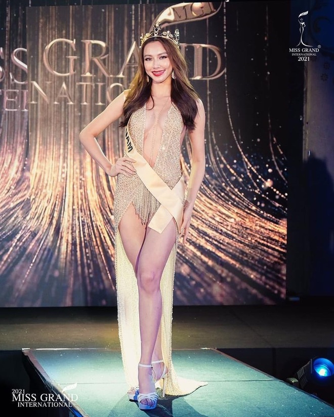 Thùy Tiên gợi cảm, đọ khả năng catwalk tại Hoa hậu Hòa bình Thế giới 2021 - 3