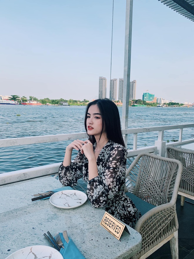 Hoa khôi ĐH Ngoại thương tài sắc vẹn toàn, tốt nghiệp bằng Giỏi - 8 Hoa khôi ĐH Ngoại thương tài sắc vẹn toàn, tốt nghiệp bằng Giỏi - 8