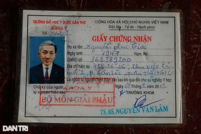 Người đàn ông ở miền Tây lập bàn thờ chính mình và những status bá đạo - 6 Người đàn ông ở miền Tây lập bàn thờ chính mình và những status bá đạo - 6
