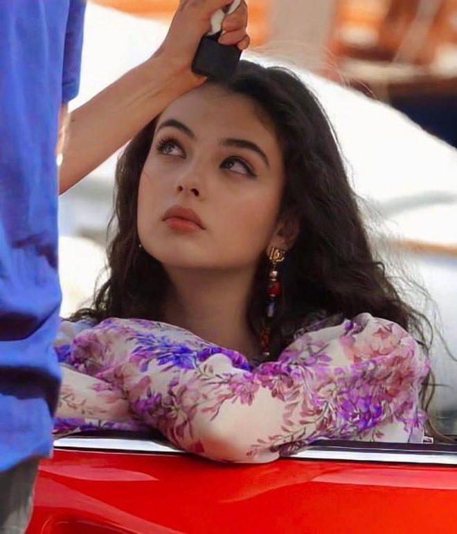 Mê mẩn nhan sắc tuổi 17 của con gái biểu tượng sắc đẹp Monica Bellucci - 14 Mê mẩn nhan sắc tuổi 17 của con gái biểu tượng sắc đẹp Monica Bellucci - 14