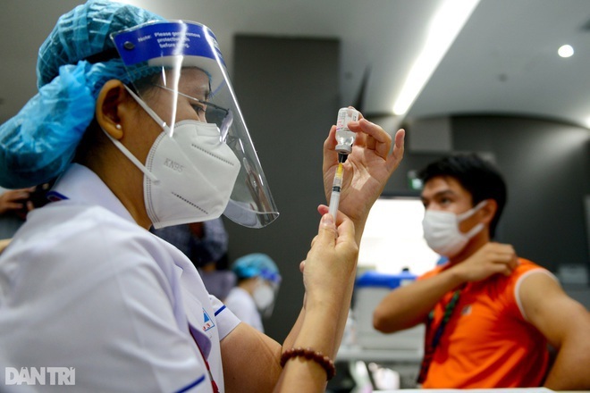 Kiến nghị tiêm vaccine mũi 3 cho 320.000 công nhân - 2 Kiến nghị tiêm vaccine mũi 3 cho 320.000 công nhân - 2