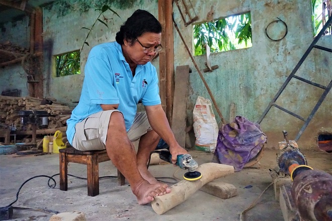 One-handed man's unique utensils from bamboo - 7