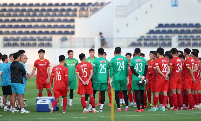 HLV Park Hang Seo liên tục đổi chiêu, tuyển thủ Việt Nam chóng mặt - 1