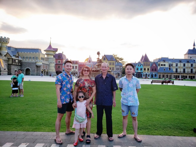 Bạn trẻ tranh luận: Có nên đưa lương cho bố mẹ hàng tháng? - 4 Bạn trẻ tranh luận: Có nên đưa lương cho bố mẹ hàng tháng? - 4