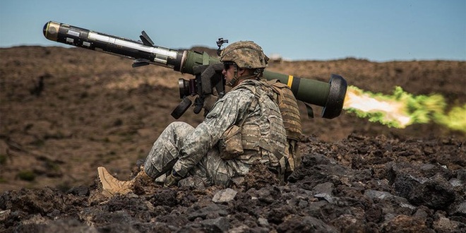 Ukraine lần đầu dùng tên lửa Javelin của Mỹ ở Donbass, Nga cảnh báo rắn - 1