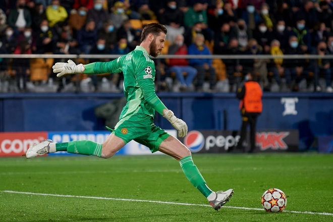 Ronaldo tiếp đà thăng hoa, Man Utd thắng trên sân Villarreal - 4 Ronaldo tiếp đà thăng hoa, Man Utd thắng trên sân Villarreal - 4