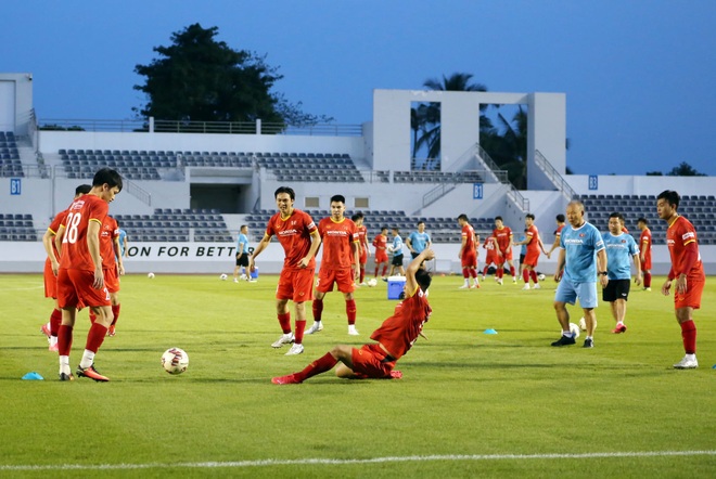 Đội tuyển Việt Nam tập đá ma, ôn bài tủ chờ AFF Cup 2020 - 4 Đội tuyển Việt Nam tập đá ma, ôn bài tủ chờ AFF Cup 2020 - 4
