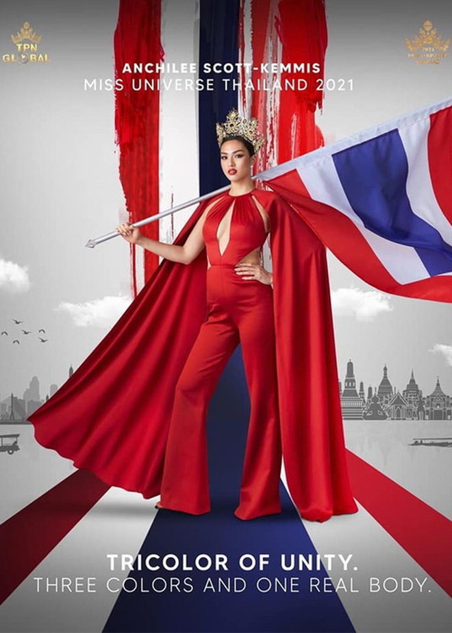 Hãy cùng chiêm ngưỡng vẻ đẹp người đẹp của Hoa hậu Hoàn vũ Thái Lan và quốc kỳ khi giành chiến thắng tại cuộc thi. Niềm hạnh phúc, tự hào, và lòng yêu nước thể hiện rõ nét trên gương mặt cô nàng, như một hy vọng cho sự phát triển văn hoá, nghệ thuật, và giới trẻ trong tương lai.