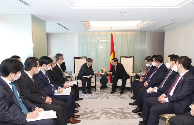 Thủ tướng: Việt Nam cần lượng vốn rất lớn để phát triển hạ tầng chiến lược - 1