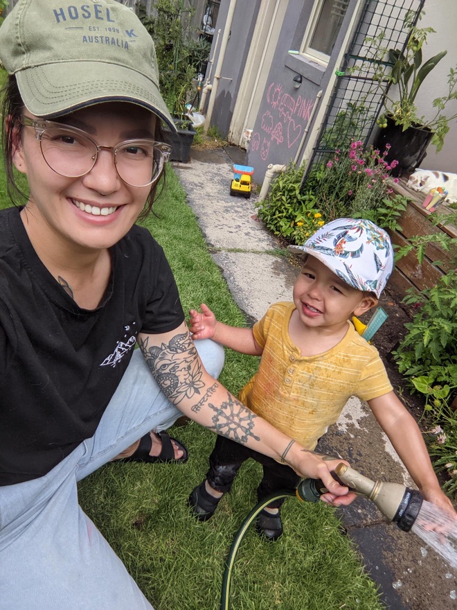 Cặp vợ chồng trẻ cải tạo đất, làm khu vườn trong mơ trồng đủ loại cây - 6 Cặp vợ chồng trẻ cải tạo đất, làm khu vườn trong mơ trồng đủ loại cây - 6