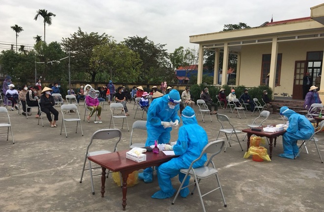 TT-1-1058373de5344e1a98d4ecf765582b89.jpg Lấy mẫu xét nghiệm.jpg