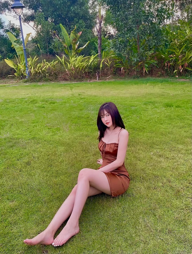 Hot girl xứ Huế khiến bao người mê mẩn với sắc vóc gợi cảm - 6 Hot girl xứ Huế khiến bao người mê mẩn với sắc vóc gợi cảm - 6