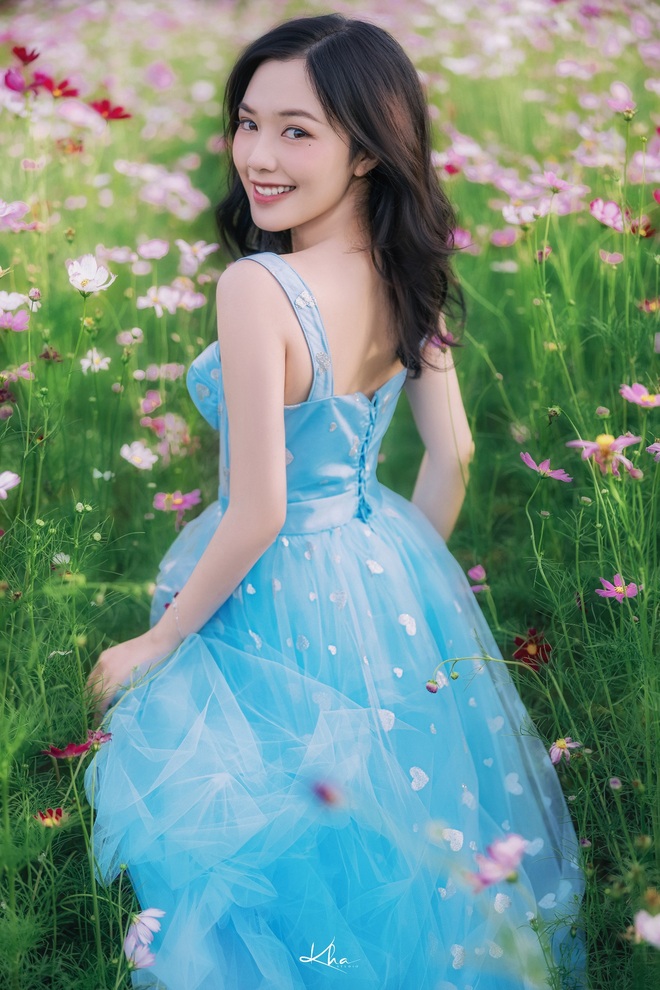 Thiếu nữ Kiên Giang khoe nét xuân thì giữa vườn hoa ngập sắc màu - 6 Thiếu nữ Kiên Giang khoe nét xuân thì giữa vườn hoa ngập sắc màu - 6