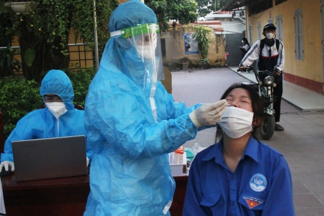 Một học sinh ở Bắc Giang bị sốc phản vệ sau tiêm vaccine Covid-19 tử vong - 1