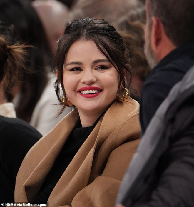 selena-gomezgetty-1637900159983.jpeg