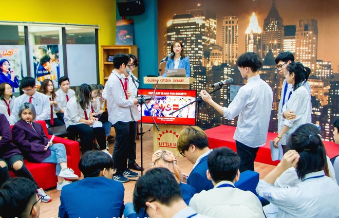 Swinburne Việt Nam trao học bổng cho 4 thí sinh tham gia chung kết Đường lên đỉnh Olympia 2021 - 2 Swinburne Việt Nam trao học bổng cho 4 thí sinh tham gia chung kết Đường lên đỉnh Olympia 2021 - 2