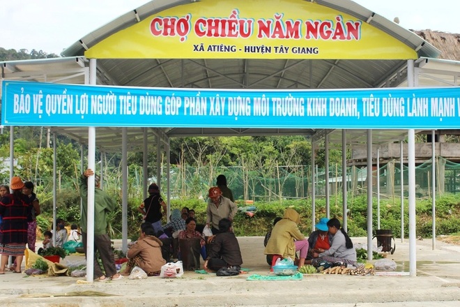 Rộn ràng chợ chiều năm ngàn ở Tây Giang - 1 Rộn ràng chợ chiều năm ngàn ở Tây Giang - 1