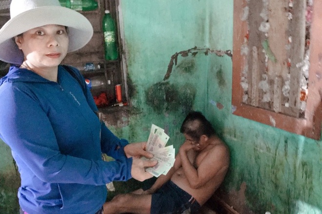 Chính quyền đề nghị đi cùng hỗ trợ nhưng đoàn ca sĩ Thủy Tiên từ chối - 4 Chính quyền đề nghị đi cùng hỗ trợ nhưng đoàn ca sĩ Thủy Tiên từ chối - 4