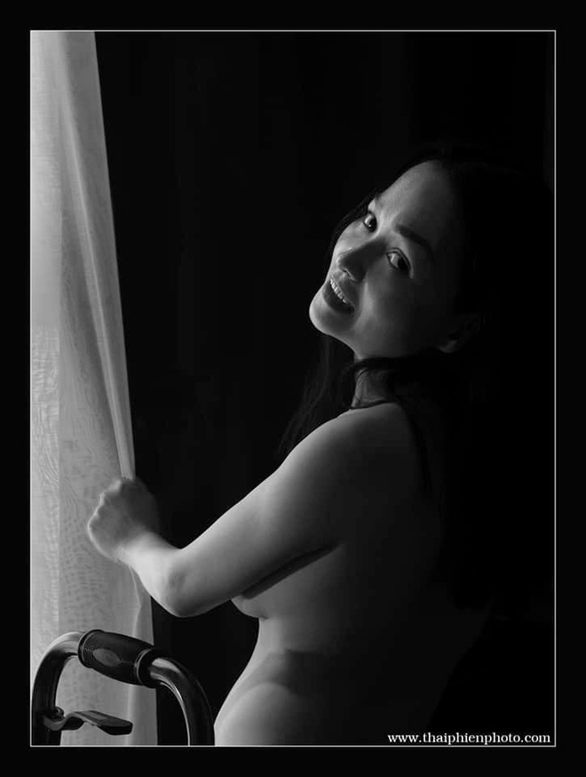Cô gái khuyết tật chụp ảnh nude: Em không ngại anh nhé! - 2 Cô gái khuyết tật chụp ảnh nude: Em không ngại anh nhé! - 2
