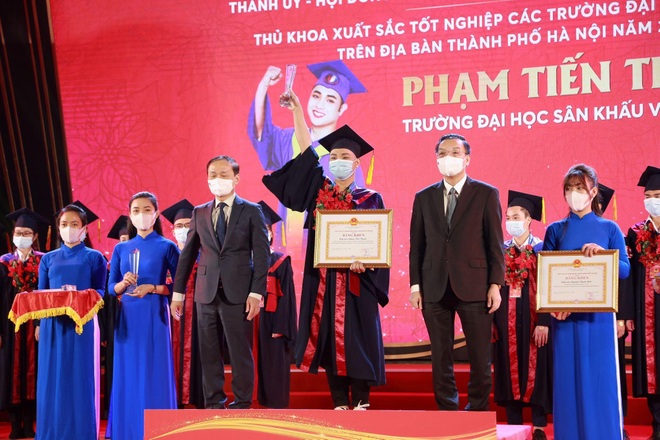 Máu và mồ hôi làm nên chàng thủ khoa Đại học Sân khấu - Điện ảnh - 5