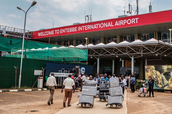 Trung Quốc bác tin tịch thu sân bay của Uganda để trừ nợ - 1