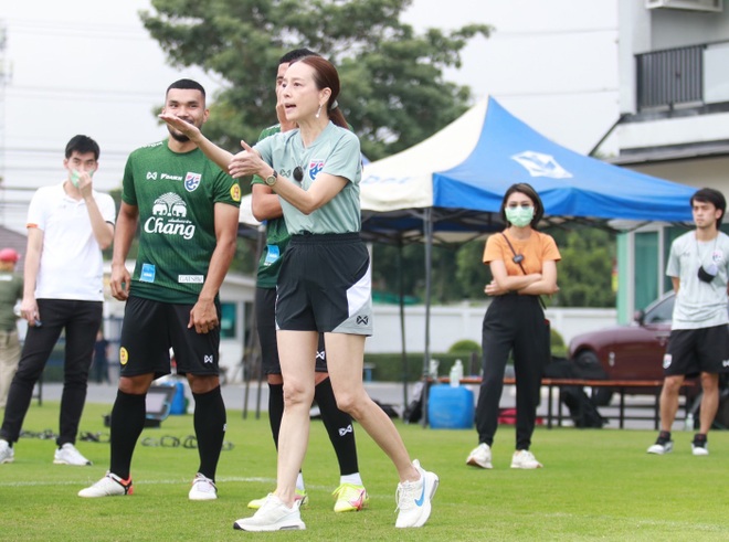 Thái Lan sang Singapore, HLV Mano Polking tái khẳng định vô địch AFF Cup - 2