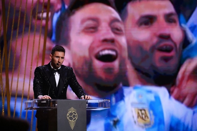 Những khoảnh khắc hạnh phúc của Messi ở lễ trao giải Quả bóng vàng 2021 - 11 Những khoảnh khắc hạnh phúc của Messi ở lễ trao giải Quả bóng vàng 2021 - 11