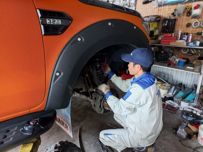 Thợ độ xe hóa xế cũ thành nhà đi phượt không ngơi tay mùa Covid-19 - 3 Thợ độ xe hóa xế cũ thành nhà đi phượt không ngơi tay mùa Covid-19 - 3