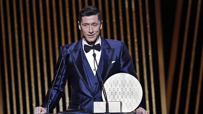 Lewandowski bất ngờ được xem xét nhận danh hiệu Quả bóng vàng 2020 - 2 Lewandowski bất ngờ được xem xét nhận danh hiệu Quả bóng vàng 2020 - 2