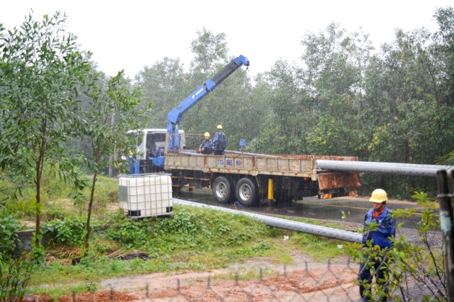 Hơn 77.800 khách hàng miền Trung - Tây Nguyên đã được cấp điện trở lại sau mưa lớn - 2 Hơn 77.800 khách hàng miền Trung - Tây Nguyên đã được cấp điện trở lại sau mưa lớn - 2