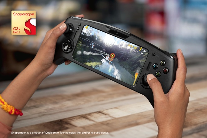Snapdragon G3x Handheld Developer Kit là chiếc máy chơi game sử dụng chip Snapdragon G3x Gen 1 mà Qualcomm vừa ra mắt (Ảnh: Razer). Snapdragon G3x Handheld Developer Kit là chiếc máy chơi game sử dụng chip Snapdragon G3x Gen 1 mà Qualcomm vừa ra mắt (Ảnh: Razer).