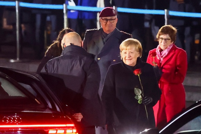 Quân đội Đức tổ chức nghi lễ trang trọng nhất chia tay Thủ tướng Merkel - 3