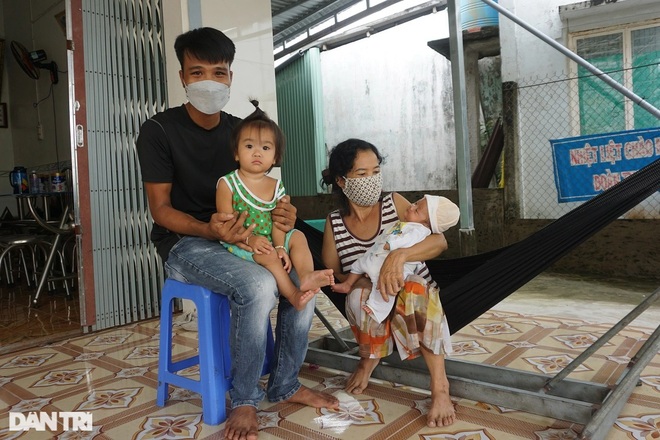 Mẹ mất vì Covid-19, em sinh non khát sữa, chị một tuổi gào khóc quặn lòng - 1 Mẹ mất vì Covid-19, em sinh non khát sữa, chị một tuổi gào khóc quặn lòng - 1
