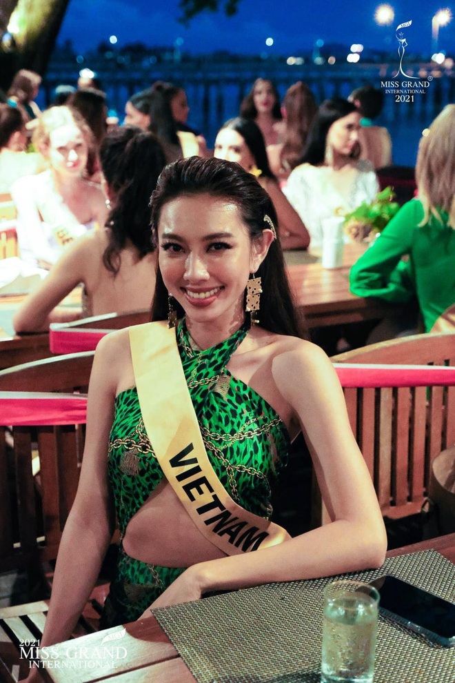 Phong cách gợi cảm đẹp mê hồn của Thùy Tiên tại Hoa hậu Hòa bình 2021 - 5