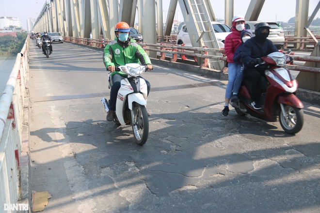 Hà Nội: Khám bệnh cầu Chương Dương chờ sửa chữa tổng thể - 6 Hà Nội: Khám bệnh cầu Chương Dương chờ sửa chữa tổng thể - 6