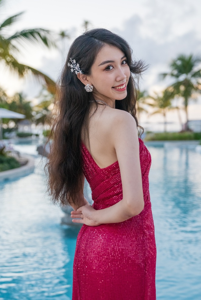 Đỗ Thị Hà và dàn người đẹp hoa hậu thế giới yêu kiều với váy dạ hội - 8 Đỗ Thị Hà và dàn người đẹp hoa hậu thế giới yêu kiều với váy dạ hội - 8