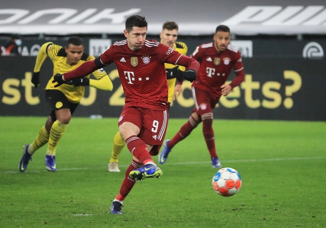 Tiền đạo Lewandowski lại phá kỷ lục ở Bundesliga - 1