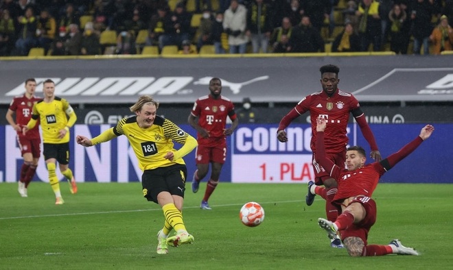 Lewandowski tỏa sáng, Bayern Munich ngược dòng đánh bại Dortmund - 1 Lewandowski tỏa sáng, Bayern Munich ngược dòng đánh bại Dortmund - 1
