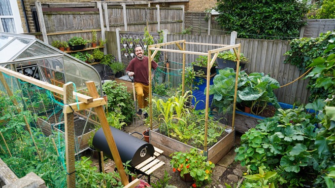 Chàng trai làm vườn rau trái sạch 15m2, chinh phục hơn 600 giống ớt - 3