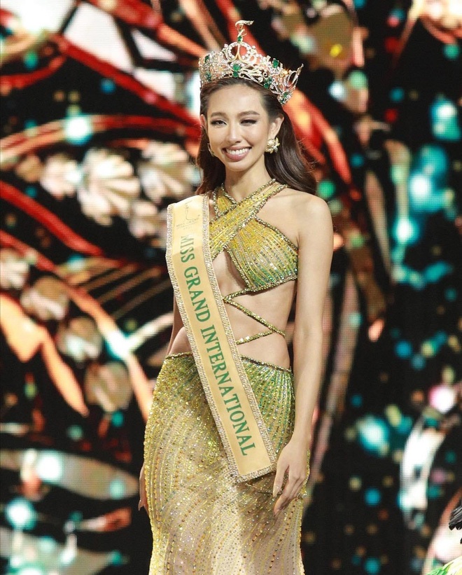 Phong cách gợi cảm đẹp mê hồn của Thùy Tiên tại Hoa hậu Hòa bình 2021 - 27