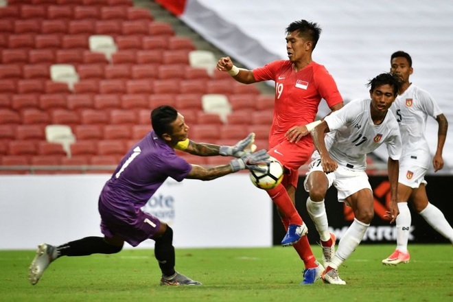 Thắng đậm Myanmar, Singapore vươn lên dẫn đầu bảng A AFF Cup 2020 - 1