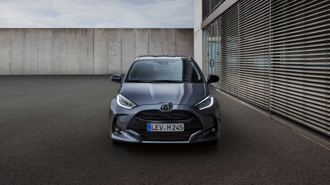 Mazda2 2022 ra mắt tại châu Âu trong diện mạo của Toyota Yaris Hybrid - 2 Mazda2 2022 ra mắt tại châu Âu trong diện mạo của Toyota Yaris Hybrid - 2