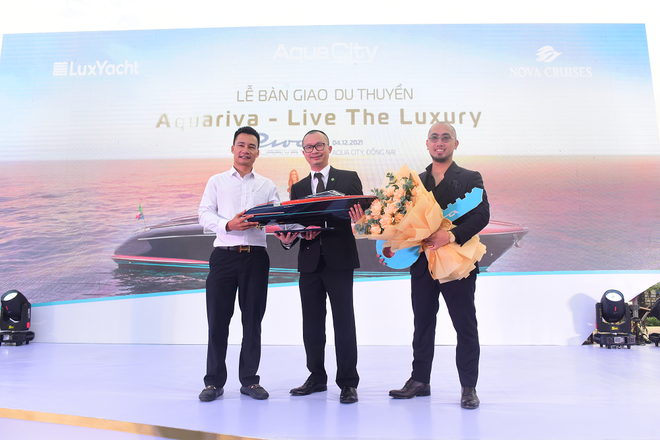 LuxYacht bàn giao Du thuyền hạng sang Riva Aquariva Super tại thị trường Đông Nam Á cho Nova Cruises - 2